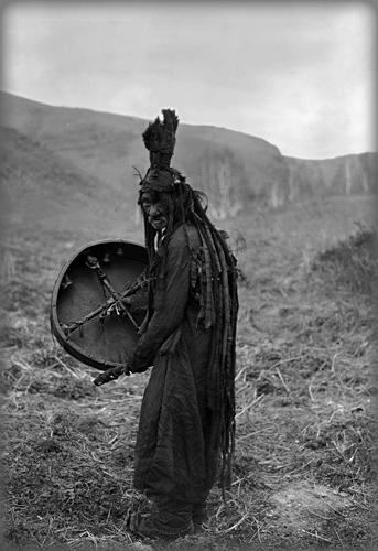 Камлание шамана